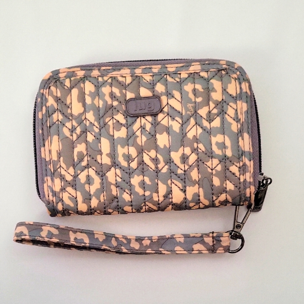 Lug Rodeo Wristlet Camo